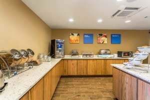 Comfort Inn & Suites Albuquerque - Enjoy Free Hot Daily Breakfast